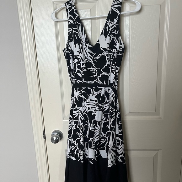 Summer dress - Picture 4 of 5